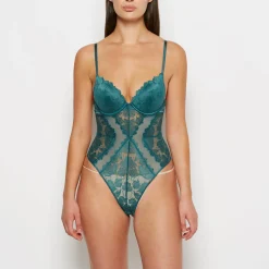 Longlines Bodysuit in*La Senza Hot
